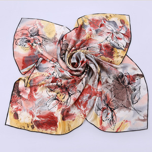 Kunden spezifisch bedruckter 90x90 quadratischer Seiden haars chal Blumen stil 100% Seide für den Frühling
