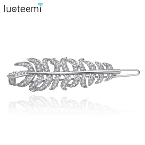 LUOTEEMI vente en gros, mode élégante forme de feuille de luxe Zircon cristal <span class=keywords><strong>plume</strong></span> mariage tresse épingle à <span class=keywords><strong>cheveux</strong></span> - Product Image 1
