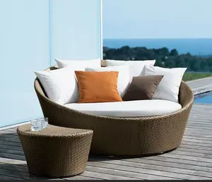 Preto ao ar livre do rattan/sofá de vime pátio rattan rodada daybed cama barato