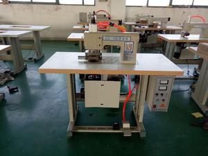 Standart ultrasonik kenar kesme yapıştırma makinesi, dokuma olmayan kumaş dikiş makinesi - Product Image 4