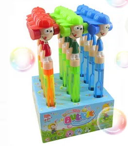 儿童塑料泡泡玩具的摆动和傻笑头卡通泡泡