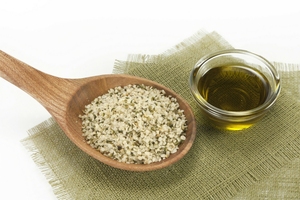 Virgen extra sin refinar grado alimenticio rico en Ácidos Grasos Omega <span class=keywords><strong>3</strong></span> 6 9 aceite de semilla de cáñamo - Product Image 1