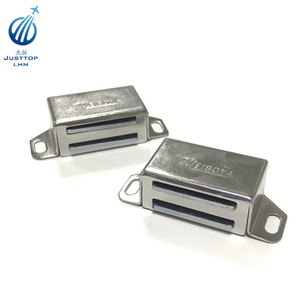La porta dell'armadio magnetico in acciaio inossidabile cattura le chiusure dell'armadio con un forte fermo magnetico per mobili - Product Image 1