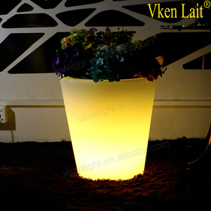 <span class=keywords><strong>Maceta</strong></span> Led grande blanca redonda cuadrada <span class=keywords><strong>gigante</strong></span> iluminada de plástico para jardín al aire libre <span class=keywords><strong>maceta</strong></span> con luz Led <span class=keywords><strong>maceta</strong></span> - Product Image 3