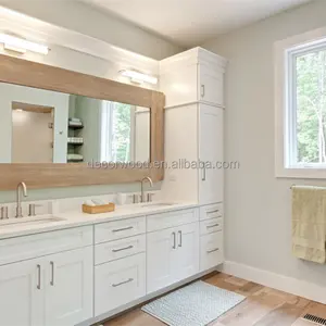 Armoire de salle de bains avec porte shaker en bois massif, design français blanc crème