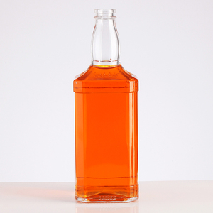 Botella de Vidrio Negra Glorifier de 750 ml para Vodka, Personalizable, Buen Precio - Product Image 1