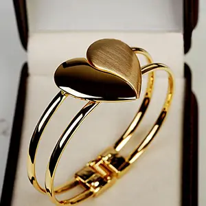 cheap fashion gold heart cuff expandable bangle love heart lady bangle wrist