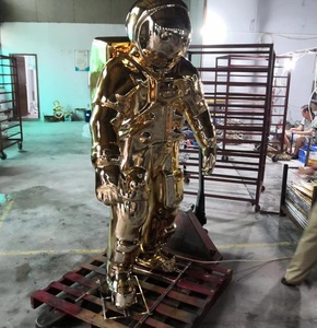 Esculturas de <span class=keywords><strong>Astronautas</strong></span> de Fibra de Vidrio con Recubrimiento Cromado de Personajes de Películas en Oferta - Product Image 3