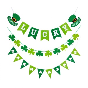 Decorazioni murali di san Patrick confezione da 3 striscioni di ghirlanda di trifoglio in feltro - Product Image 1