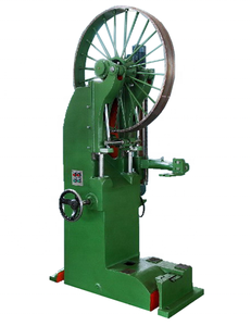 Sierra de Cinta Vertical para Troncos MJ3110 FUMA de Alta Calidad, 1060 mm de Ancho de Corte, 1000 mm de Altura de Corte, Motor de 22 kW, para Trabajos en Madera - Product Image 3