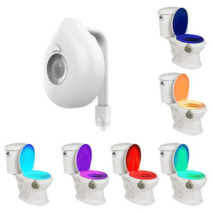 Lumière de toilette à détecteur de <span class=keywords><strong>mouvement</strong></span> à piles Ningbo, 8 couleurs changeantes aléatoirement, lumière de nuit LED étanche pour toilette avec détecteur - Product Image 4