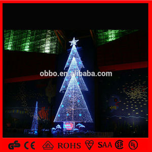 <span class=keywords><strong>Trois</strong></span> couches'éclairé extérieur. arbre de noël avec des lumières boule bleue - Product Image 1