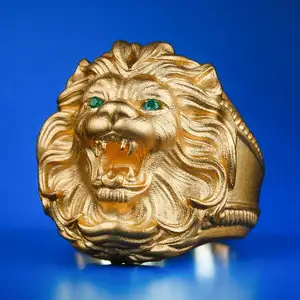 Anillo de León de Plata de Ley 925 y Oro de 22K, Talla 10, Marca KRKC&CO, Joyería Hip Hop, Venta al por Mayor, en Existencia - Product Image 1