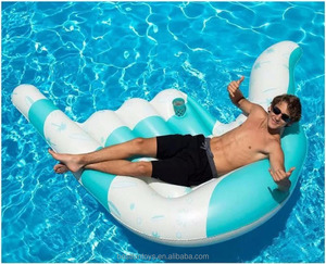 Matelas eau-air pour 2 personnes en PVC robuste Main géante Flotteur d'île intérieur/extérieur Salon de piscine durable Accrocher radeau lâche - Product Image 6