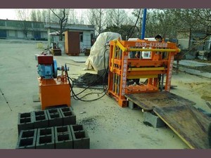 QT4-30 Mesin Pembuat Bata Semen Blok Top Band China Daftar Harga <span class=keywords><strong>Nepal</strong></span>, Mesin Pembuat Blok dan Bata Bermesin Diesel - Product Image 6