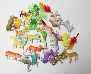Set Promozionale di 24 Modellini di Animali 3D in Plastica, Giocattoli Economici - Product Image 3