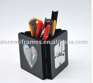 belle cadre photo en métal comme <span class=keywords><strong>un</strong></span> support de stylo avec horloge - Product Image 1