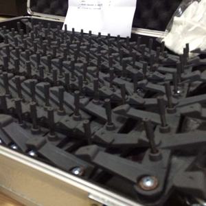 Bande de pointe de dispositif de dégonflage de pneu de bloc de route en plastique pliable de 5m pour le produit de chaussée ciblé de tueur de pneu de sécurité - Product Image 3