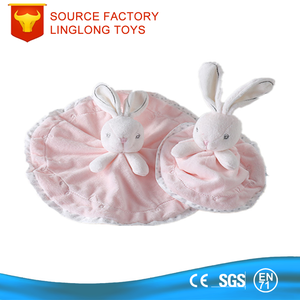 Manta envolvente de muselina de conejo con orejas largas blancas bordadas de Halloween - Product Image 3