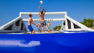 Un terrain <span class=keywords><strong>de</strong></span> volley-ball gonflable géant vous évite <span class=keywords><strong>de</strong></span> jouer sur du sable chaud. - Product Image 5