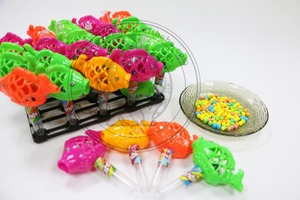 Peces de Plástico de colores Caramelo Del Juguete Con Pequeña Campana Sacudida - Product Image 6