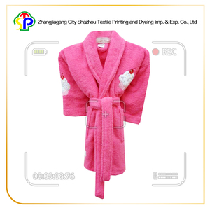Arrose gâteau appliqued coral polaire nuit kimono peignoir en fuchsia - Product Image 1