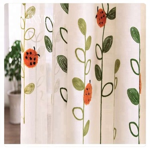 <span class=keywords><strong>Tenda</strong></span> con sfondo bianco pronta per montaggio a soffitto con occhiello ricamato bianco con stampa floreale pannello <span class=keywords><strong>tenda</strong></span> da soggiorno - Product Image 4