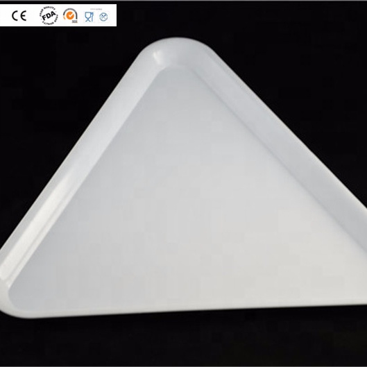 16 "x 16" x 16 "пластиковый треугольник сервировочный лоток