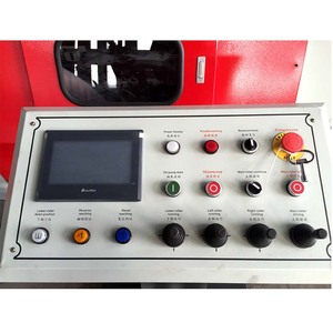 Machine à cintrer en acier de rouleau de la commande numérique par ordinateur 4 avec le laminoir de feuille de plaque d'acier inoxydable de double pincement