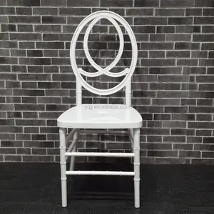 積み重ね可能な白いフェニックスの椅子