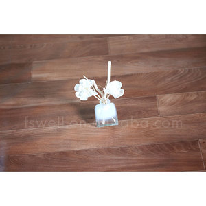 <span class=keywords><strong>Rouleau</strong></span> de revêtement de <span class=keywords><strong>sol</strong></span> en <span class=keywords><strong>vinyle</strong></span> PVC imitation bois, antidérapant et imperméable pour intérieur - Product Image 6