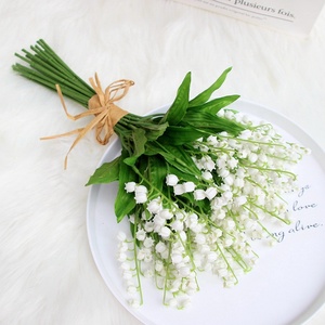 <span class=keywords><strong>Bouquet</strong></span> <span class=keywords><strong>de</strong></span> <span class=keywords><strong>muguet</strong></span> artificiel S-1302 <span class=keywords><strong>Bouquet</strong></span> <span class=keywords><strong>de</strong></span> mariée en latex blanc Real Touch pour la décoration <span class=keywords><strong>de</strong></span> mariage - Product Image 2