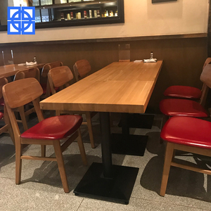 Conjunto de Muebles de Restaurante con Asientos de Cuero PU Rojo Comercial, Mesa con Superficie de Madera para Cafetería y Bar - Product Image 2