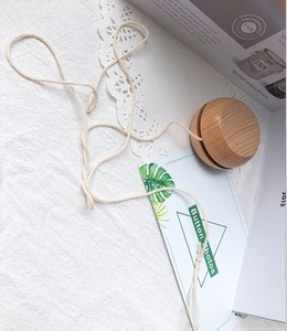 Yo-Yo de Madera de Color Natural para Regalos de <span class=keywords><strong>Año</strong></span> <span class=keywords><strong>Nuevo</strong></span> y Navidad - Product Image 3