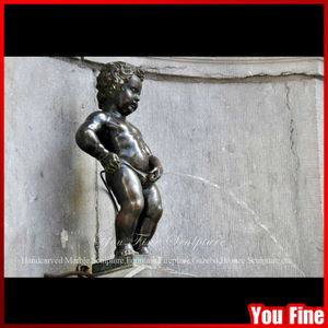Statue de bronze célèbre d'un garçon faisant <span class=keywords><strong>pipi</strong></span>, fontaine - Product Image 3