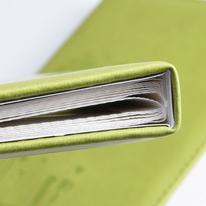 <span class=keywords><strong>Couverture</strong></span> d'album <span class=keywords><strong>photo</strong></span> en cuir PU 4*6 pouces personnalisée avec logo en relief de haute qualité - Product Image 5
