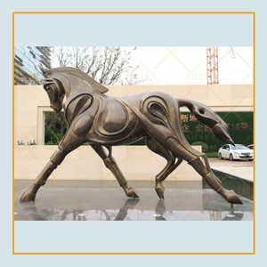 Estatua de caballo de bronce abstracto de Arte Moderno tamaño real para decoración de bienes raíces - Product Image 1
