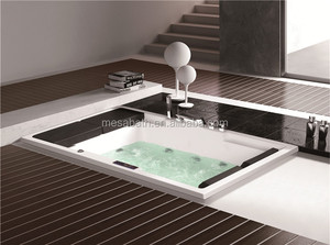Bañera de Hidromasaje Grande de Lujo para Dos Personas de Acrílico con Masaje de Burbujas y Televisor Integrado - Product Image 2
