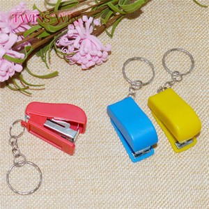 Stapler047 <strong>novelty</strong> <strong>staplers</strong> machine europe hotsale hand manual power eco friendly plastic mini <strong>stapler</strong> machine