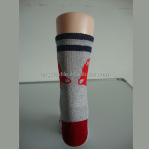 manchette élastique moitié terry bleu marine à rayures rouge chaussures conception hommes de sport sport chaussettes - Product Image 4