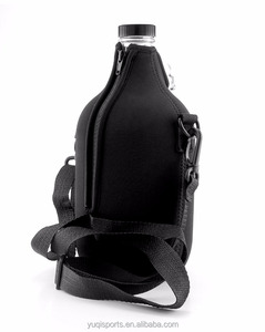 Jarra de neopreno negra, 64 onzas - Product Image 3