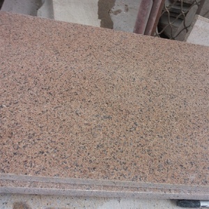 Dalles de pierre en granit brun désert, bordure de façade, design en ogee et cadre de fenêtre et appuis de fenêtre - Product Image 5