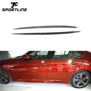 Modanature Laterali in Fibra di Carbonio Stile <span class=keywords><strong>QV</strong></span> 2017 per <span class=keywords><strong>Alfa</strong></span> Romeo <span class=keywords><strong>Giulia</strong></span> Quadrifoglio Verde - Product Image 1