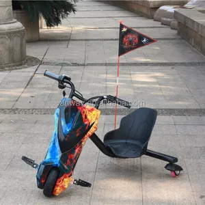 Eccellente di Vendita Calda 360 Gradi tre Ruote Drift Trike Per I Bambini Con 150 W Power Scooter Elettrico