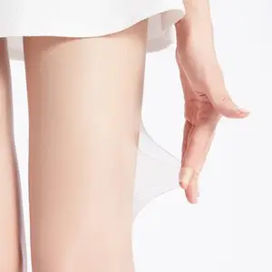 Sexy Châu Á Mô Hình Trẻ Sheer Pantyhose Của Gói Hộp