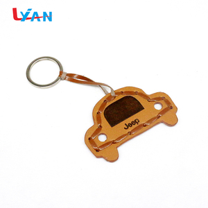 Llavero de mosquetón de cuero con borlas OEM de alta calidad Accesorio de <span class=keywords><strong>marca</strong></span> popular con calidad <span class=keywords><strong>fantástica</strong></span> - Product Image 2