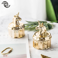 Boîte en céramique élégante en forme de licorne dorée Décoration de mariage Matériau en porcelaine avec galvanoplastie Décoration intérieure