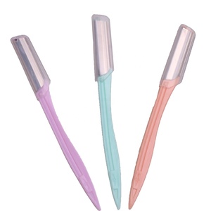 Maquinilla <span class=keywords><strong>de</strong></span> <span class=keywords><strong>afeitar</strong></span> <span class=keywords><strong>de</strong></span> <span class=keywords><strong>cejas</strong></span> con mango <span class=keywords><strong>de</strong></span> plástico, afeitadora moldeadora con maquinilla <span class=keywords><strong>de</strong></span> <span class=keywords><strong>afeitar</strong></span> para dar forma a las <span class=keywords><strong>cejas</strong></span> - Product Image 1