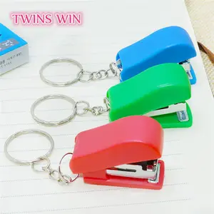 Stapler047 novelty staplers machine europe hotsale hand manual power eco friendly plastic mini stapler machine