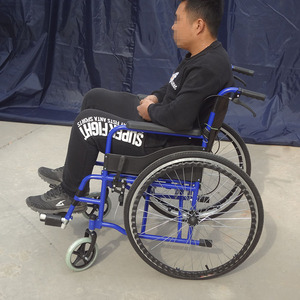 Fauteuil roulant pliable manuel en acier de meubles d'hôpital populaire en gros - Product Image 4